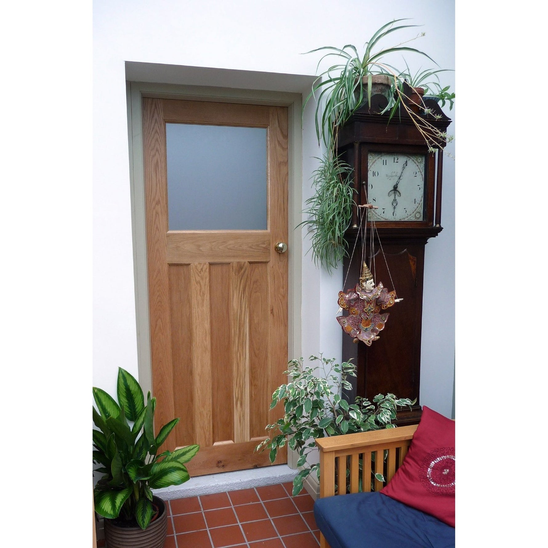 DX30 1930's Style Oak Glazed Door - Lifestyle Image 1