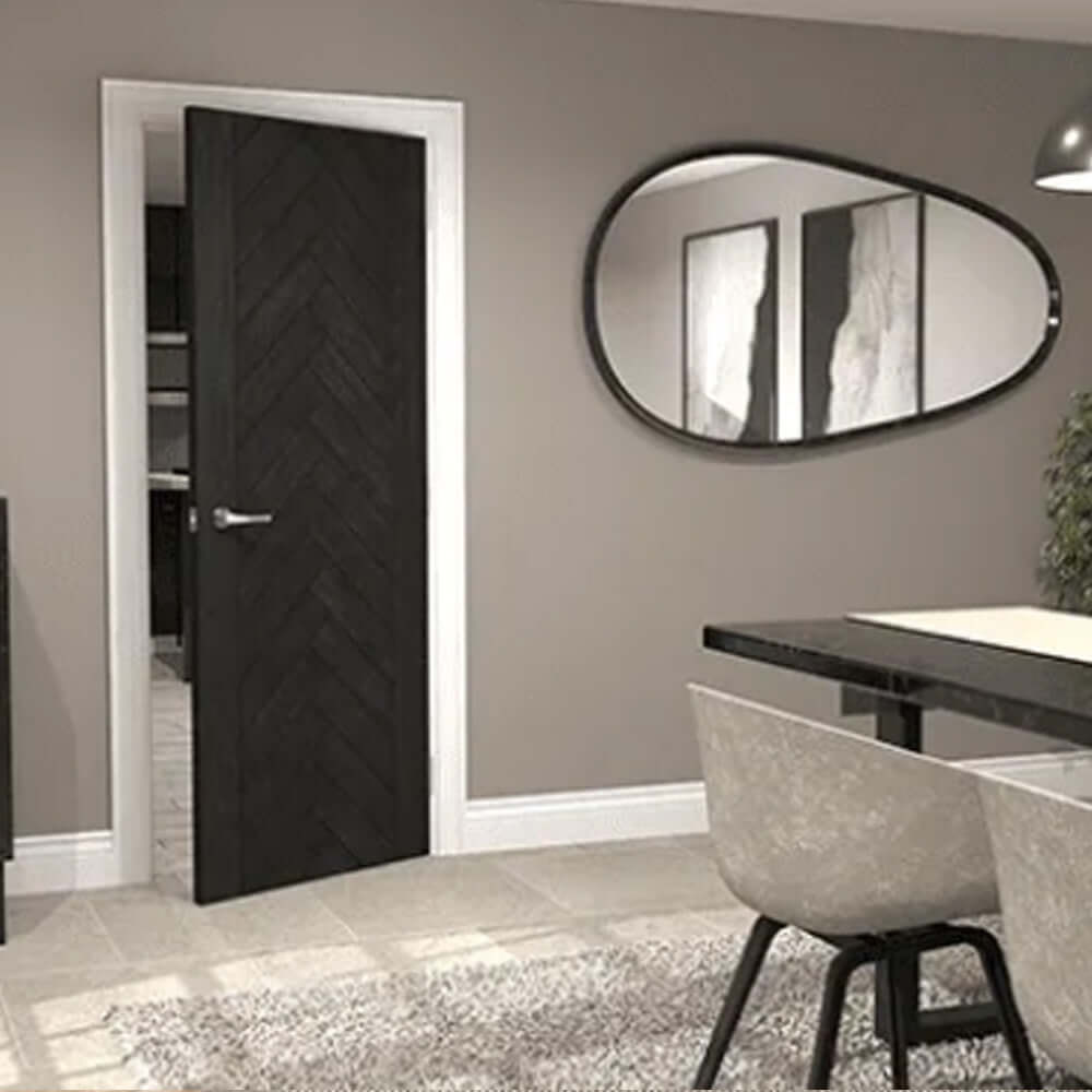 Fontaine Black Lifestyle Image opened ajar