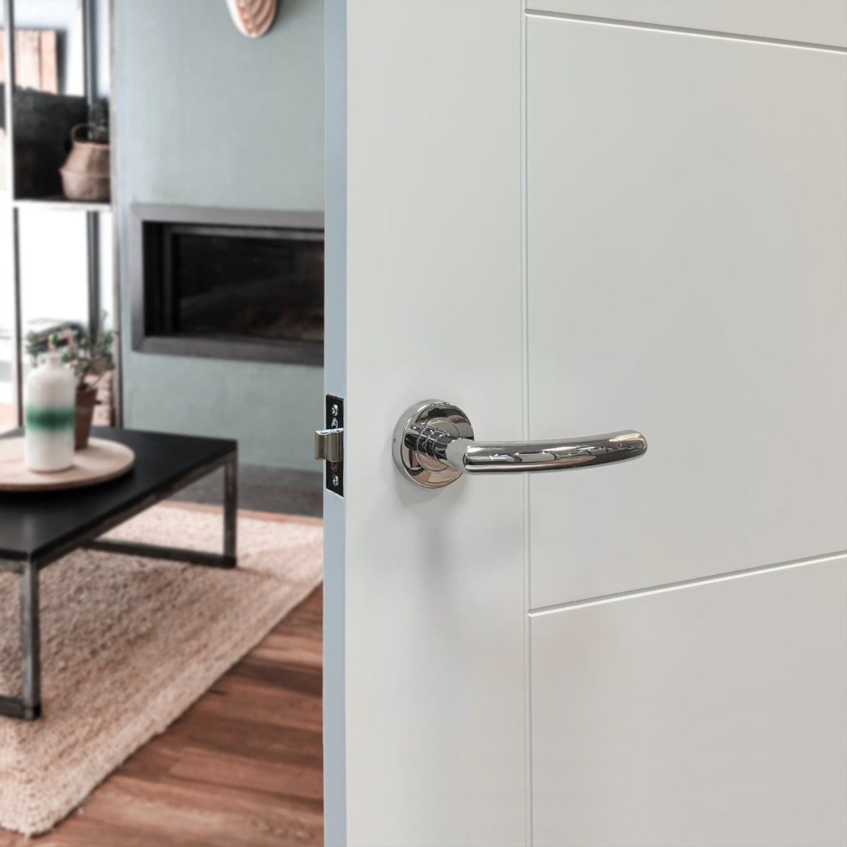 JB Kind Raven Polished Stainless Steel Standard Latch Pack - Lifestyle Image 2
