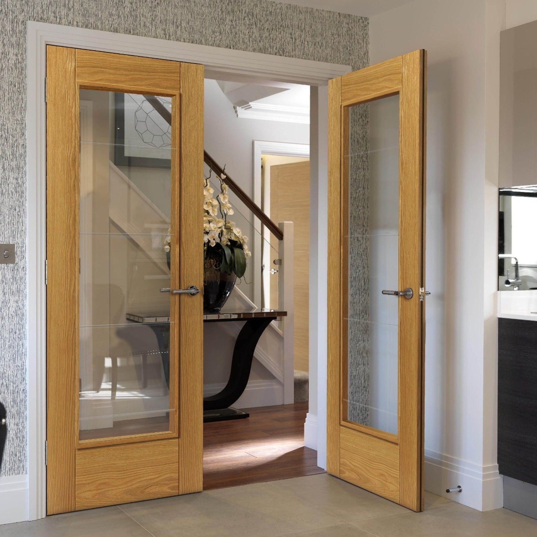Medina Prefinished Oak Etched Glazed  Internal Door - Lifestyle Image 1