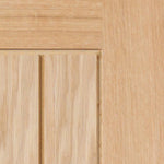 Product close-up of unfinished oak veneered Thames internal door grain and edge detail